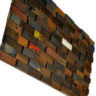 手によって切り分けられる木製の壁パネル、壁の芸術のための古い船の純木の壁羽目板